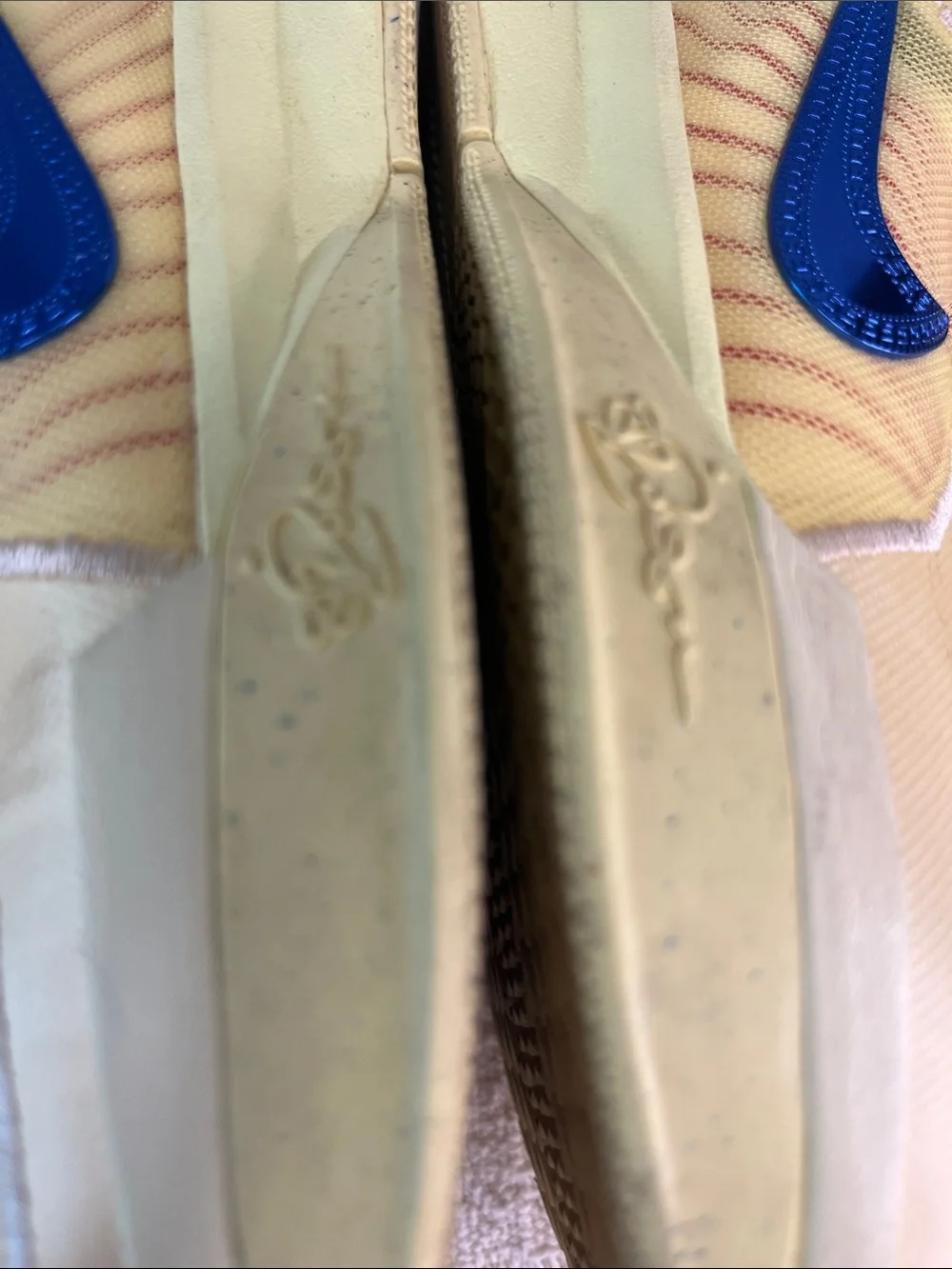 Nike Sabrina 2 Anyone 2.5 youth, yellow sneakers metallic blue & hot pink swish